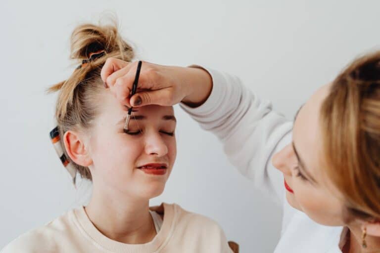 Clean Beauty Trends for 2025: What You Need to Know About Beaunis’ Commitment to Pure, Safe Cosmetics